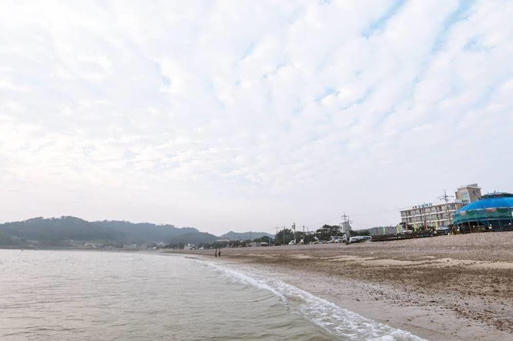 Ocean Beach Hotel Taean Bagian luar foto